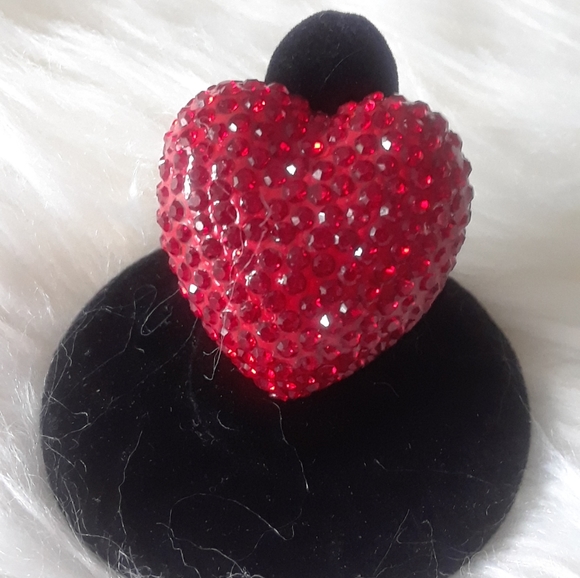 Rhinestone Heart Ring - Picture 2 of 4